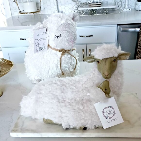 NEW! BOHO FARMHOUSE RESIN & FAUX FUR LARGE LAMB EWE DECOR - Picture 2 of 6